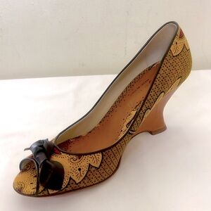 BETTYE MULLER Artifact Italy, Bow Paisley Canvas Leather Peep-Toe Pumps 37.5.